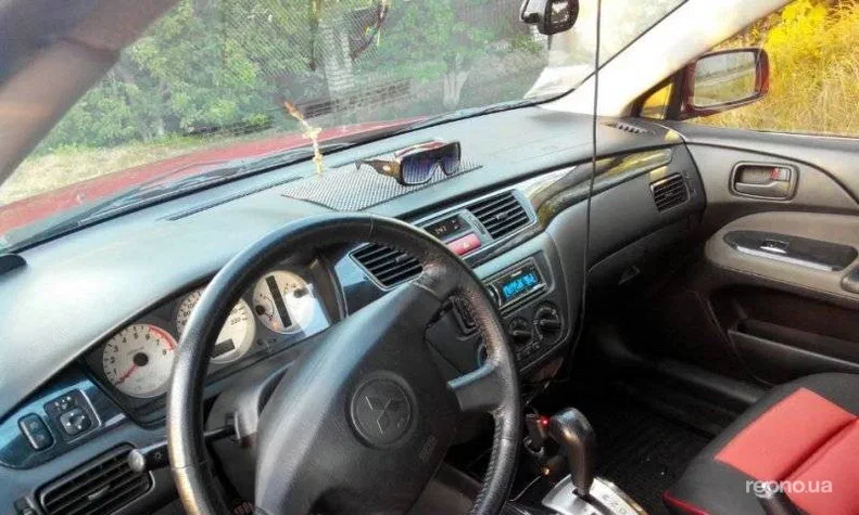 Mitsubishi Lancer 2004 - 4