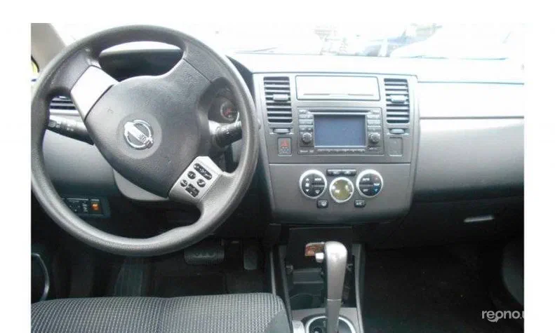 Nissan Tiida 2011 - 5