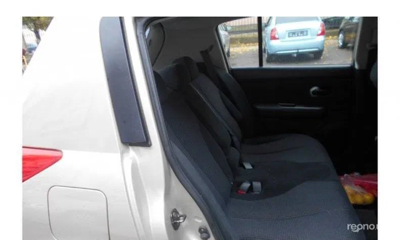 Nissan Tiida 2011 - 6