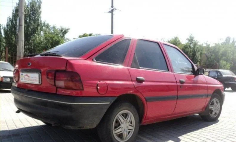 Ford Escort 1995 - 3