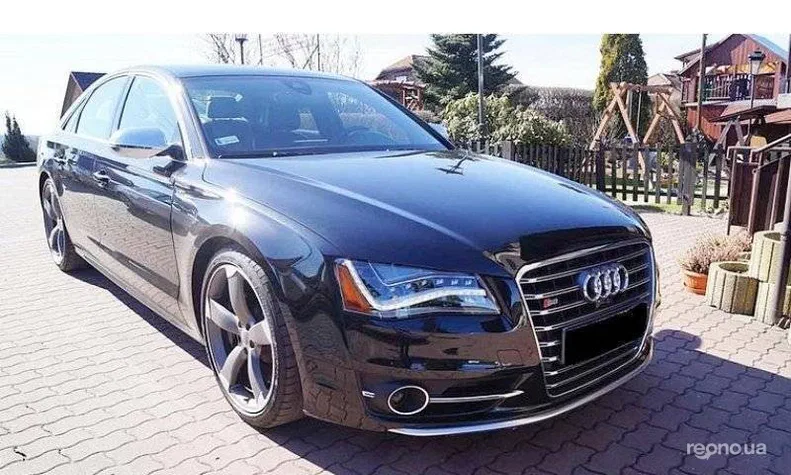 Audi A8 2012 - 1
