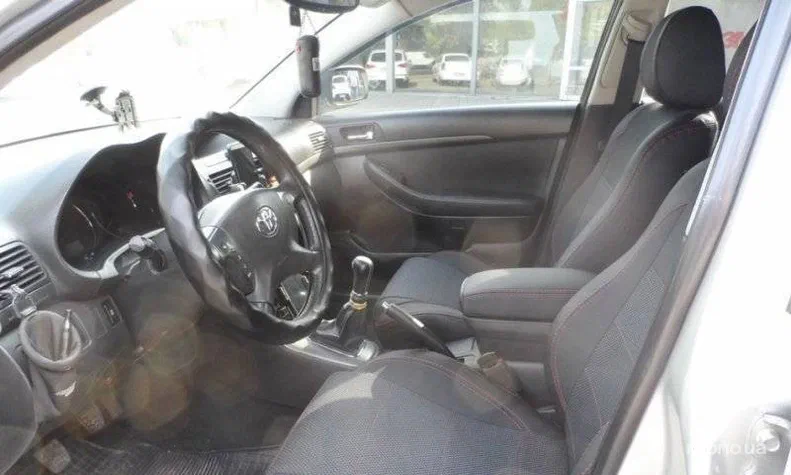 Toyota Avensis 2004 - 17