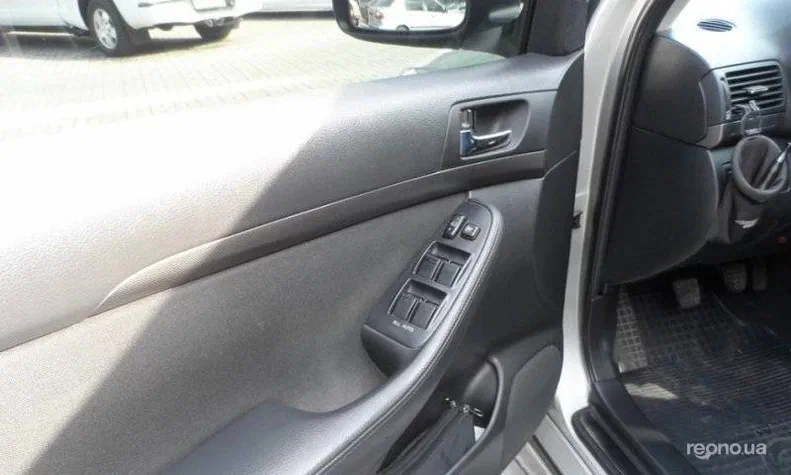Toyota Avensis 2004 - 16