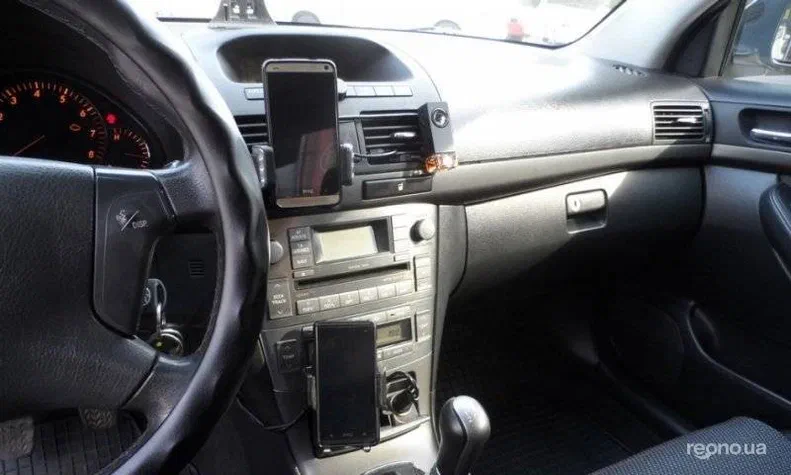 Toyota Avensis 2004 - 8