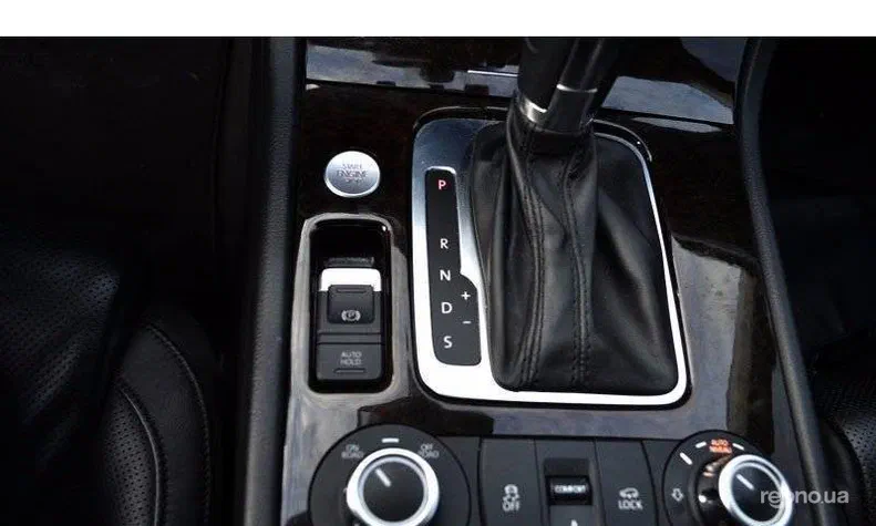 Volkswagen Touareg 2012 - 25