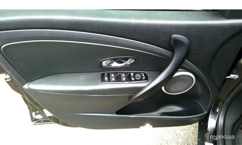 Renault Fluence 2012 - 8