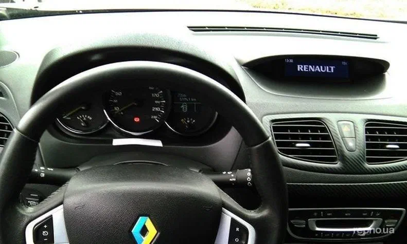 Renault Fluence 2012 - 5