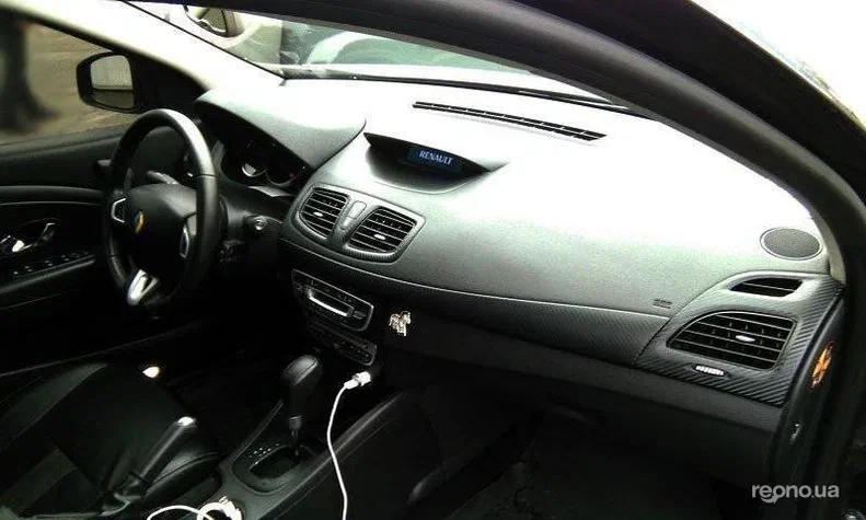 Renault Fluence 2012 - 17