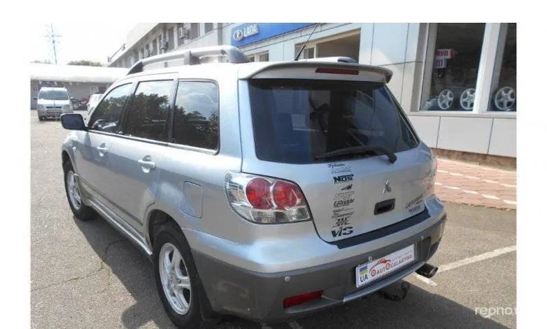 Mitsubishi Outlander 2004 - 3