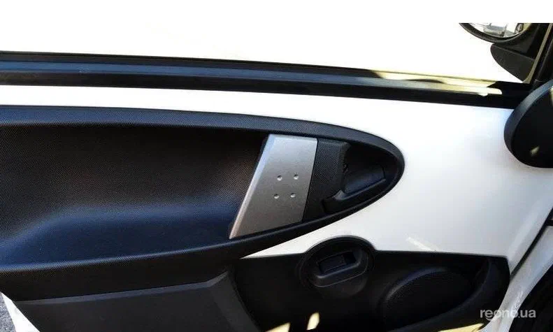 Peugeot 107 2012 - 10