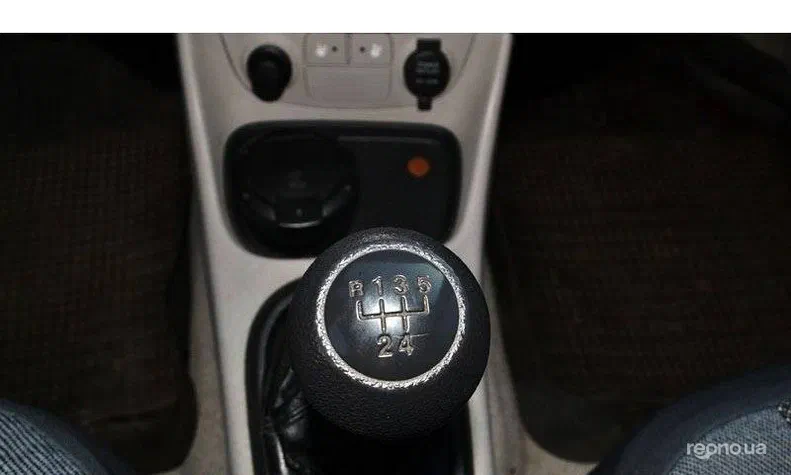 Hyundai Accent 2008 - 3