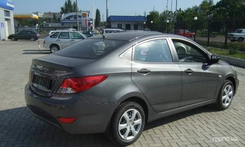 Hyundai Accent 2013 - 3