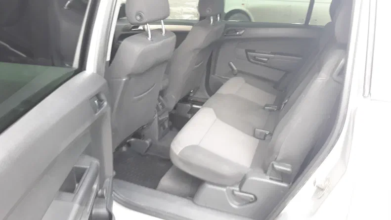 Opel Zafira 2008 - 11