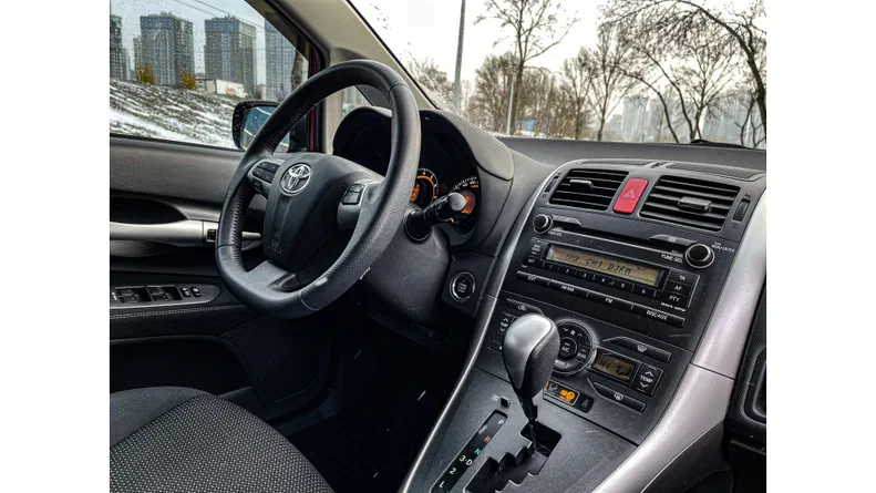 Toyota Auris 2012 - 15