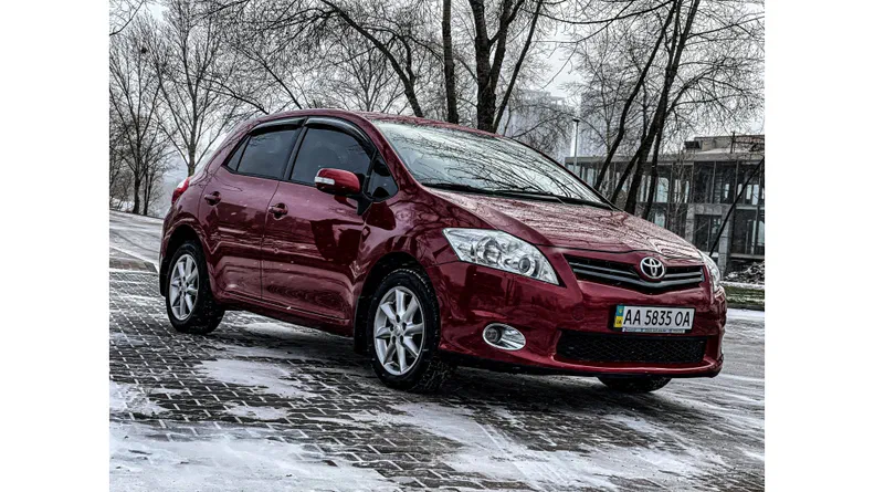 Toyota Auris 2012 - 5