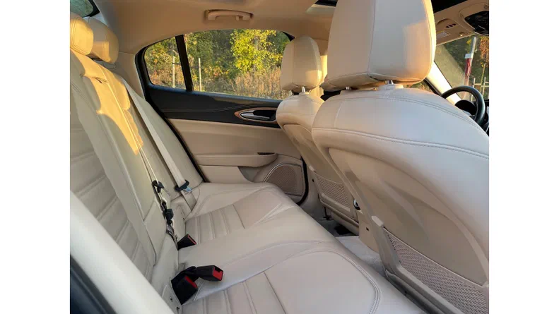 Alfa Romeo Giulia 2017 - 15