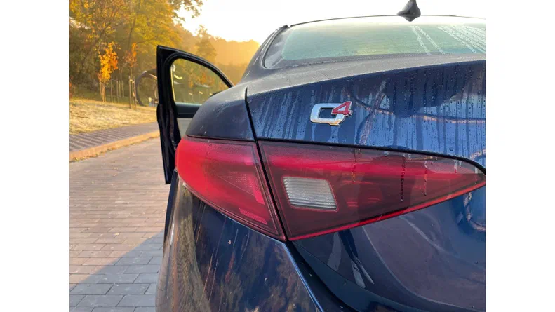 Alfa Romeo Giulia 2017 - 8