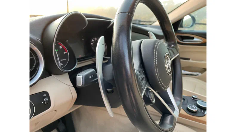 Alfa Romeo Giulia 2017 - 10