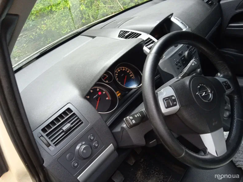 Opel Zafira 2013 - 20