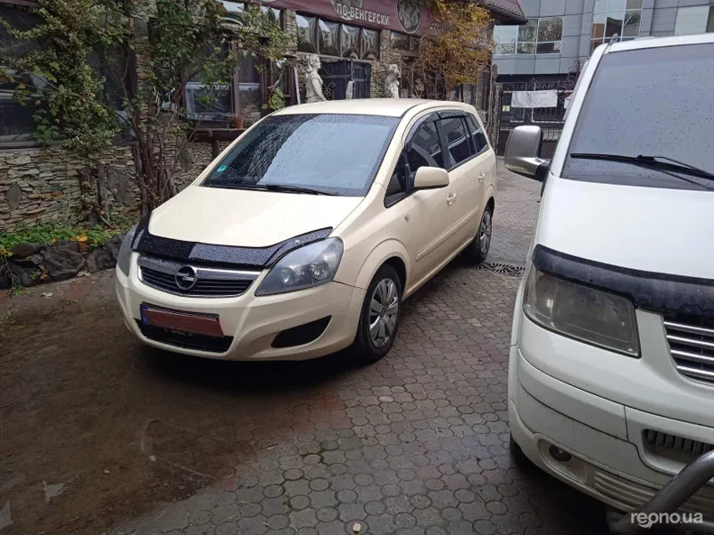 Opel Zafira 2013 - 15