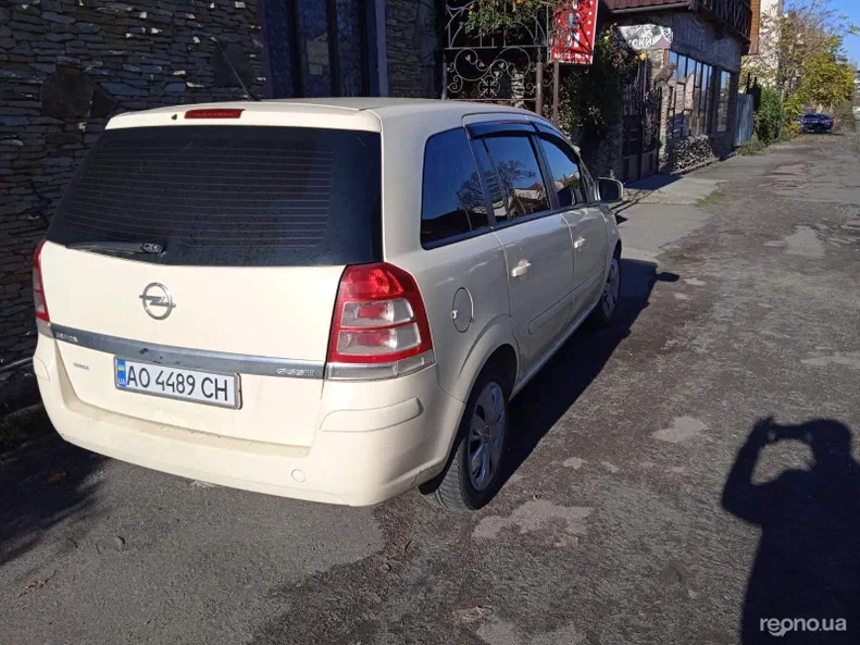 Opel Zafira 2013 - 18
