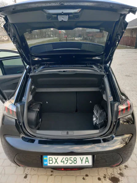 Peugeot 208 2020 - 11