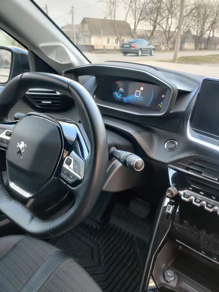 Peugeot 208 2020 - 6