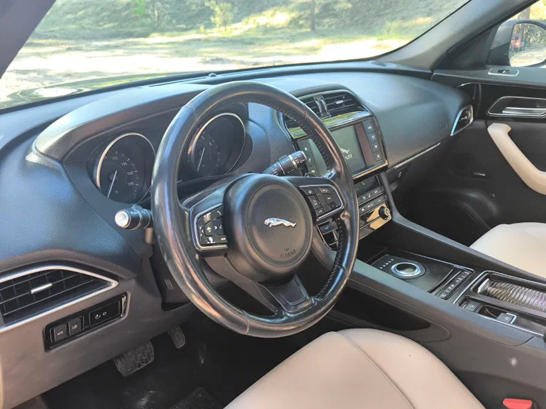Jaguar F-Pace 2018 - 5