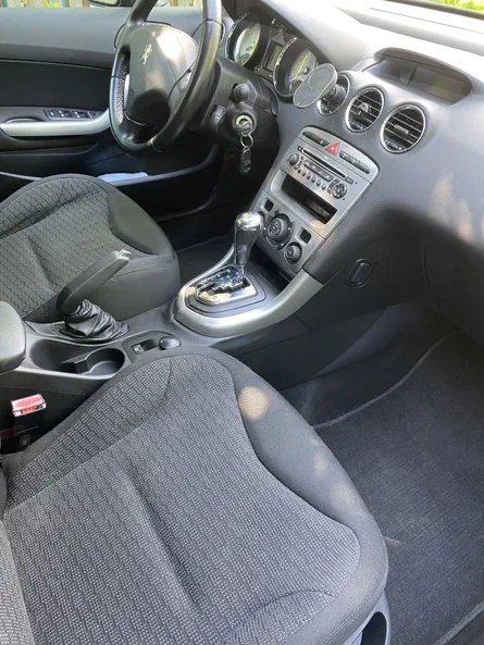 Peugeot 308 2008 - 4