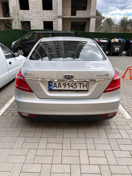 Geely Emgrand 7 2017 - 6