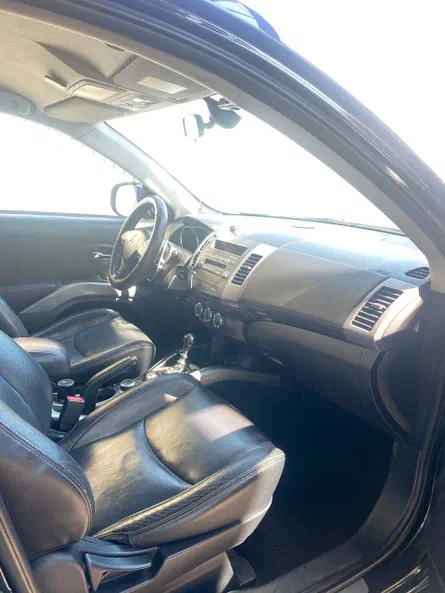 Mitsubishi Outlander 2011 - 12