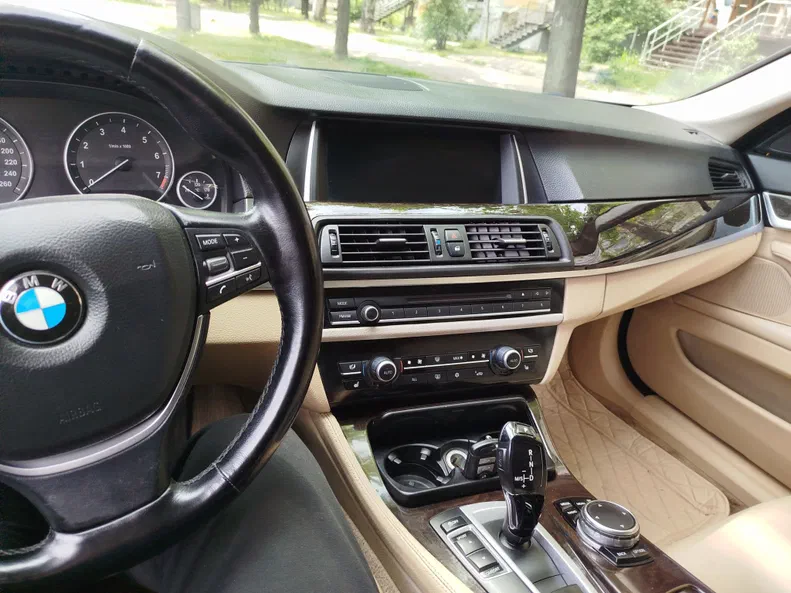 BMW 5 серія 2010 - 5