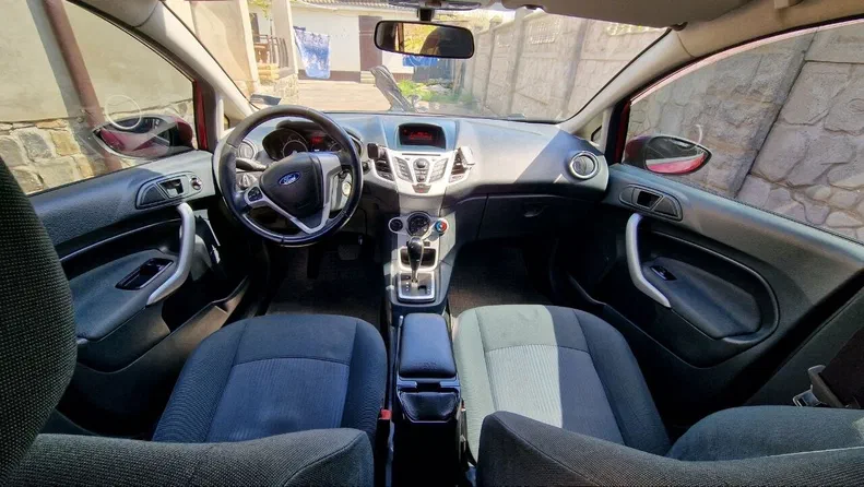 Ford Fiesta 2011 - 9