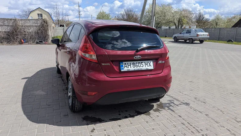 Ford Fiesta 2011 - 3