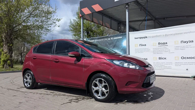 Ford Fiesta 2011 - 1