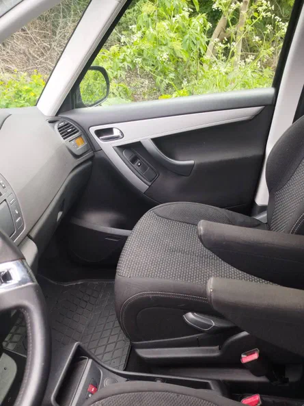 Citroen C4 Picasso 2011 - 6