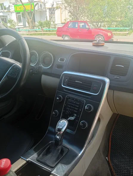 Volvo S60 2012 - 8