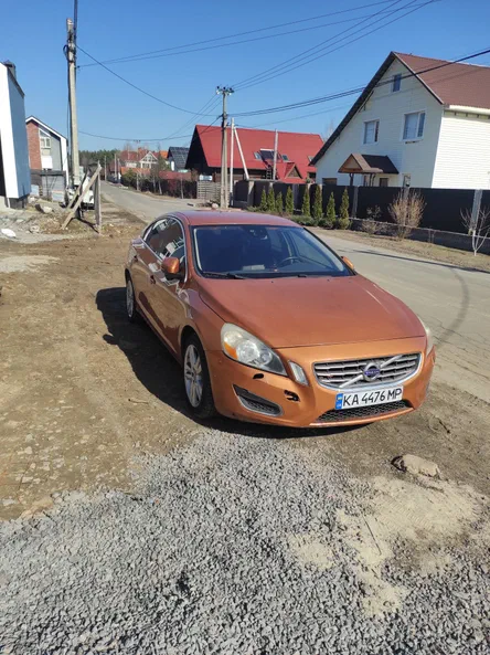 Volvo S60 2012 - 1