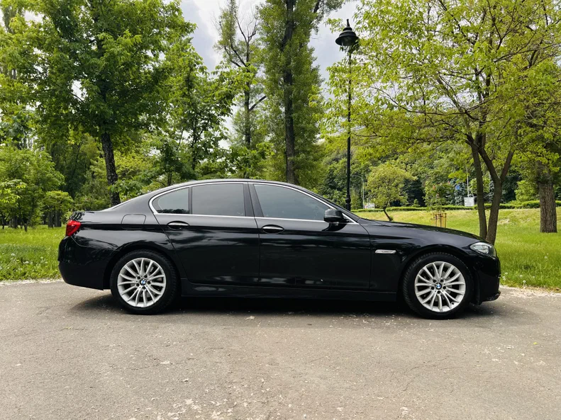 BMW 5 серія 2013 - 26