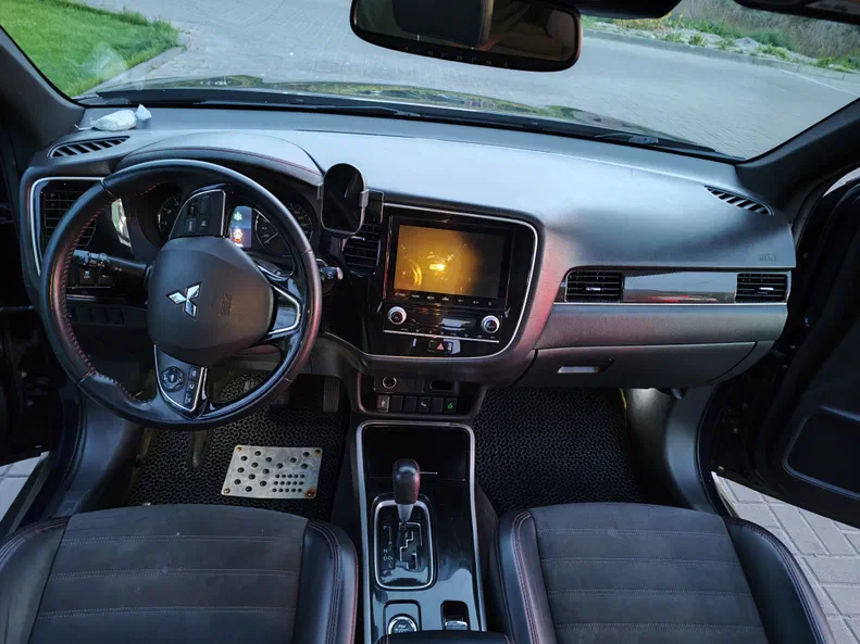 Mitsubishi Outlander 2020 - 21