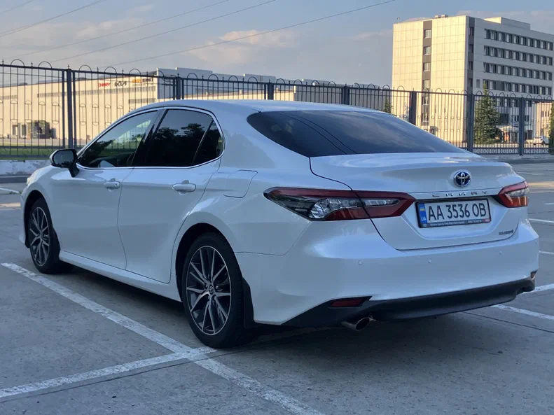 Toyota Camry 2021 - 3
