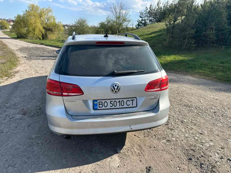 Volkswagen Passat 2011 - 1