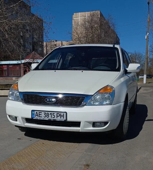 Kia Carnival 2011 - 0