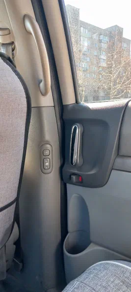 Kia Carnival 2011 - 10
