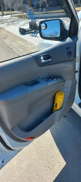 Kia Carnival 2011 - 8