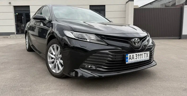 Toyota Camry 2019 - 1