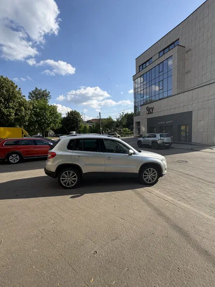 Volkswagen Tiguan 2011 - 6