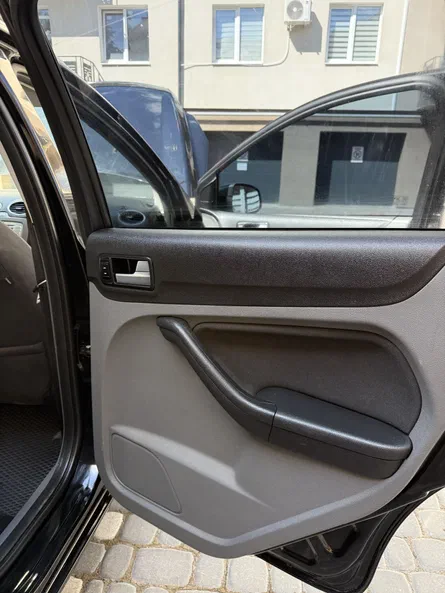 Ford Focus 2009 - 14