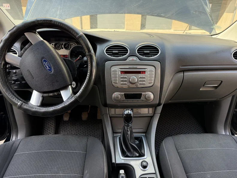 Ford Focus 2009 - 10