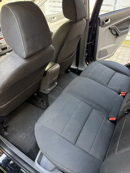 Ford Focus 2009 - 13